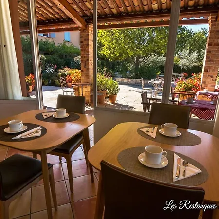 Otel Les Restanques De 3*